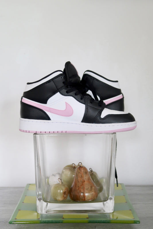 Nike Air Jordan 1 Sneakers